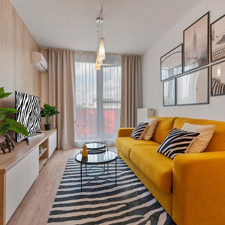 Apartamento Lam Safari - Balcony - Ac - Free Parking Bratislava Exterior foto