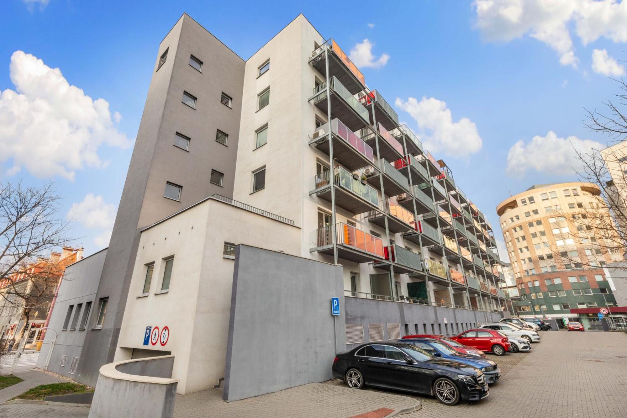 Apartamento Lam Safari - Balcony - Ac - Free Parking Bratislava Exterior foto