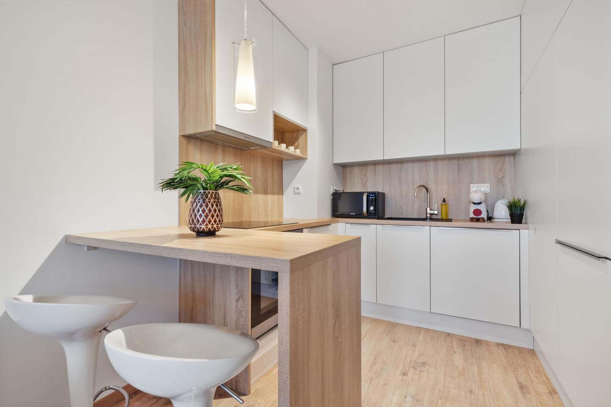 Apartamento Lam Safari - Balcony - Ac - Free Parking Bratislava Exterior foto