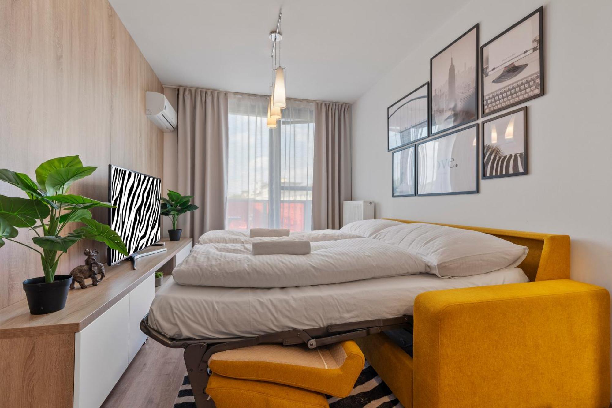 Apartamento Lam Safari - Balcony - Ac - Free Parking Bratislava Exterior foto